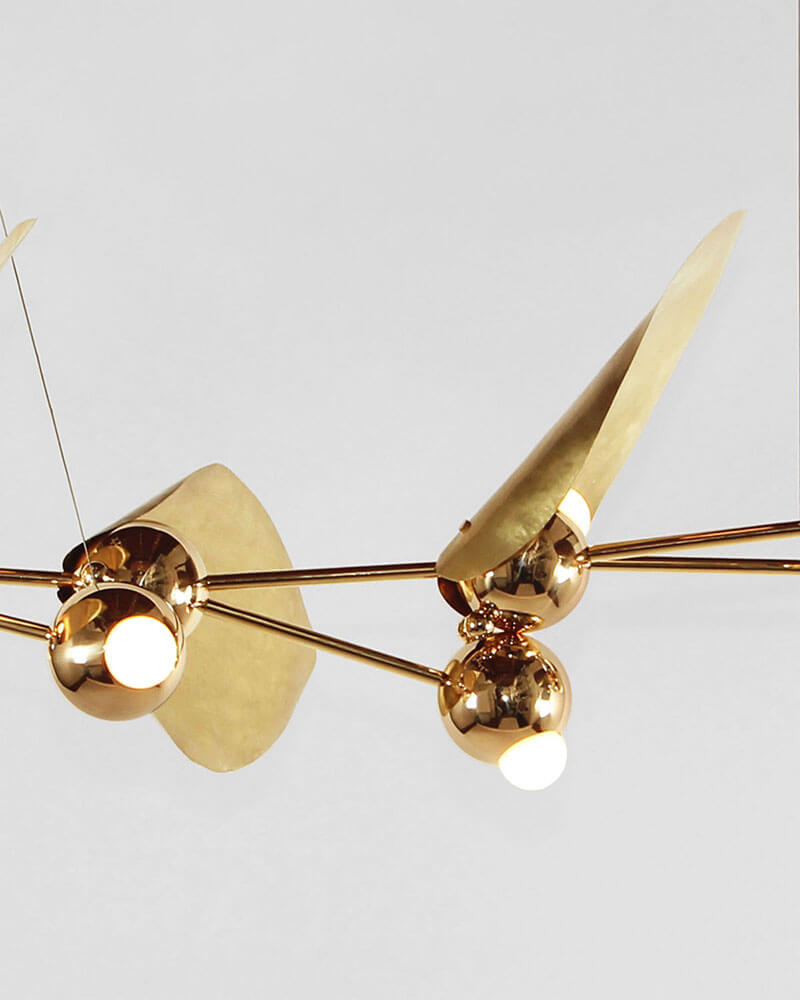 LAUREL LINEAR CHANDELIER par Rosie Li