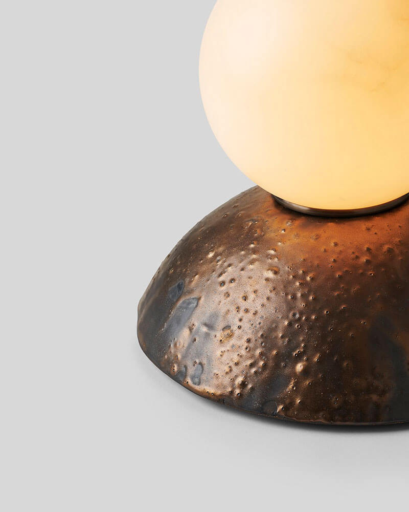 MONDAYS - PILAR ALABASTER TABLE LAMP par Rosie Li