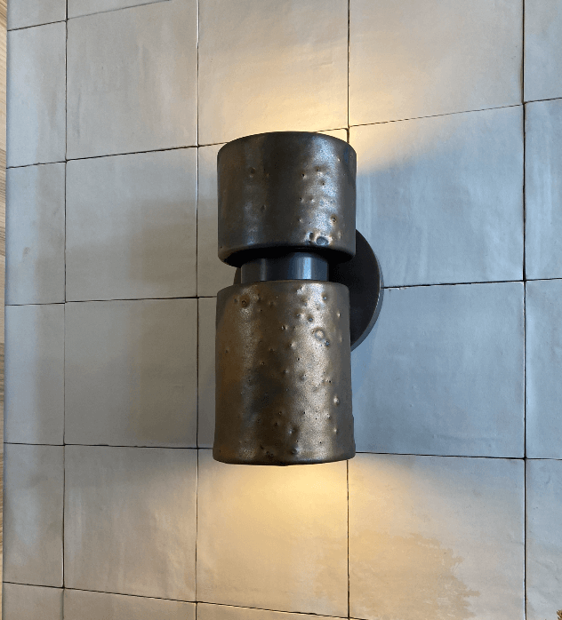 MONDAYS - PILAR CYLINDER WALLMOUNT par Rosie Li