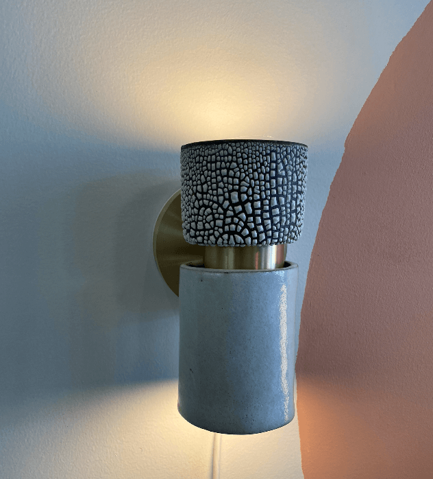 MONDAYS - PILAR CYLINDER WALLMOUNT par Rosie Li