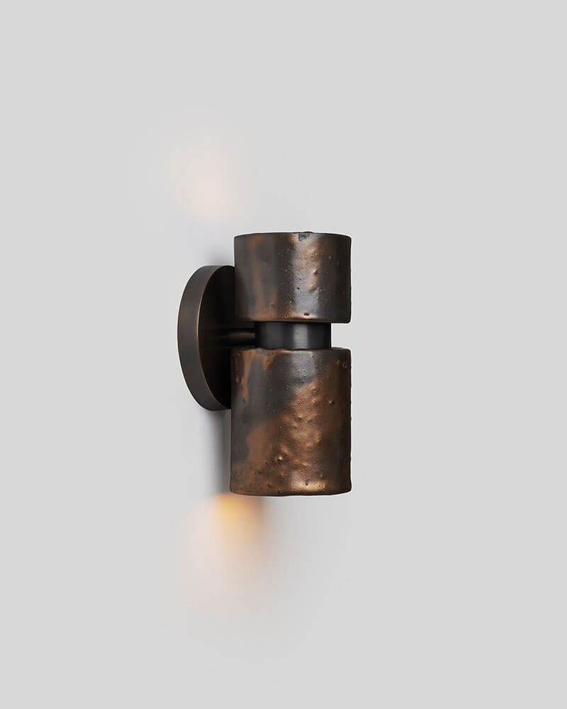 MONDAYS - PILAR CYLINDER WALLMOUNT par Rosie Li