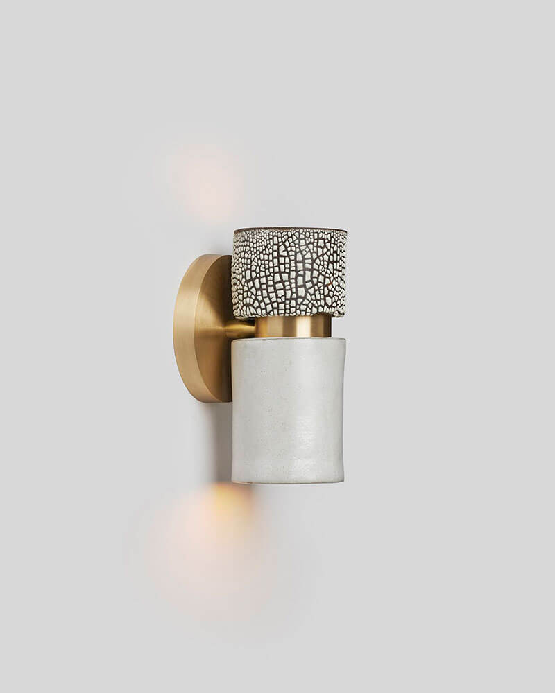 MONDAYS - PILAR CYLINDER WALLMOUNT par Rosie Li