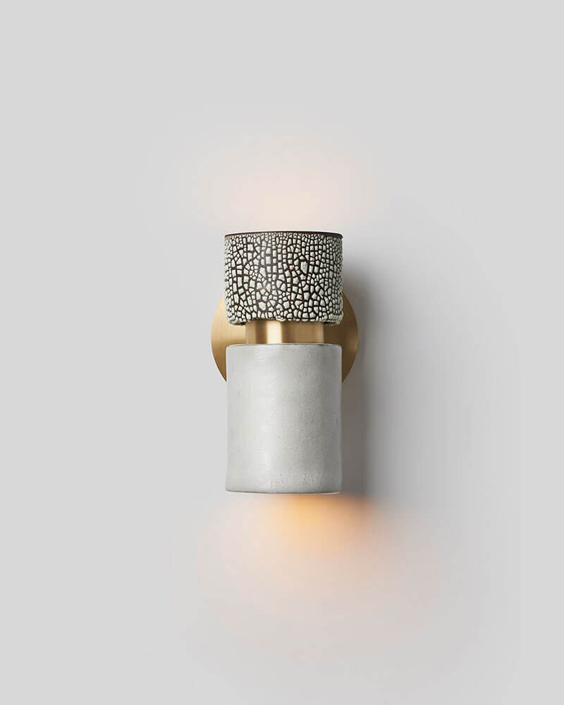 MONDAYS - PILAR CYLINDER WALLMOUNT par Rosie Li