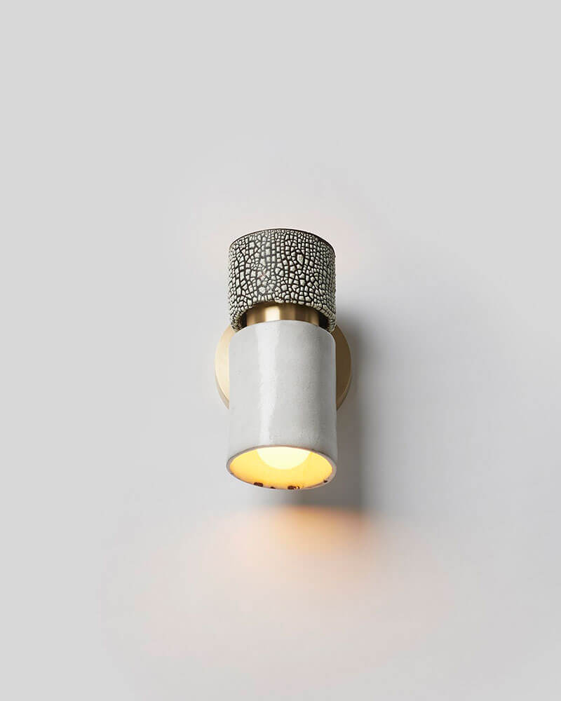 MONDAYS - PILAR CYLINDER WALLMOUNT par Rosie Li