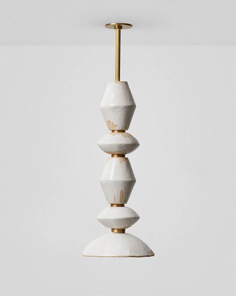 MONDAYS - PILAR MIXED COLUMN ROUND par Rosie Li