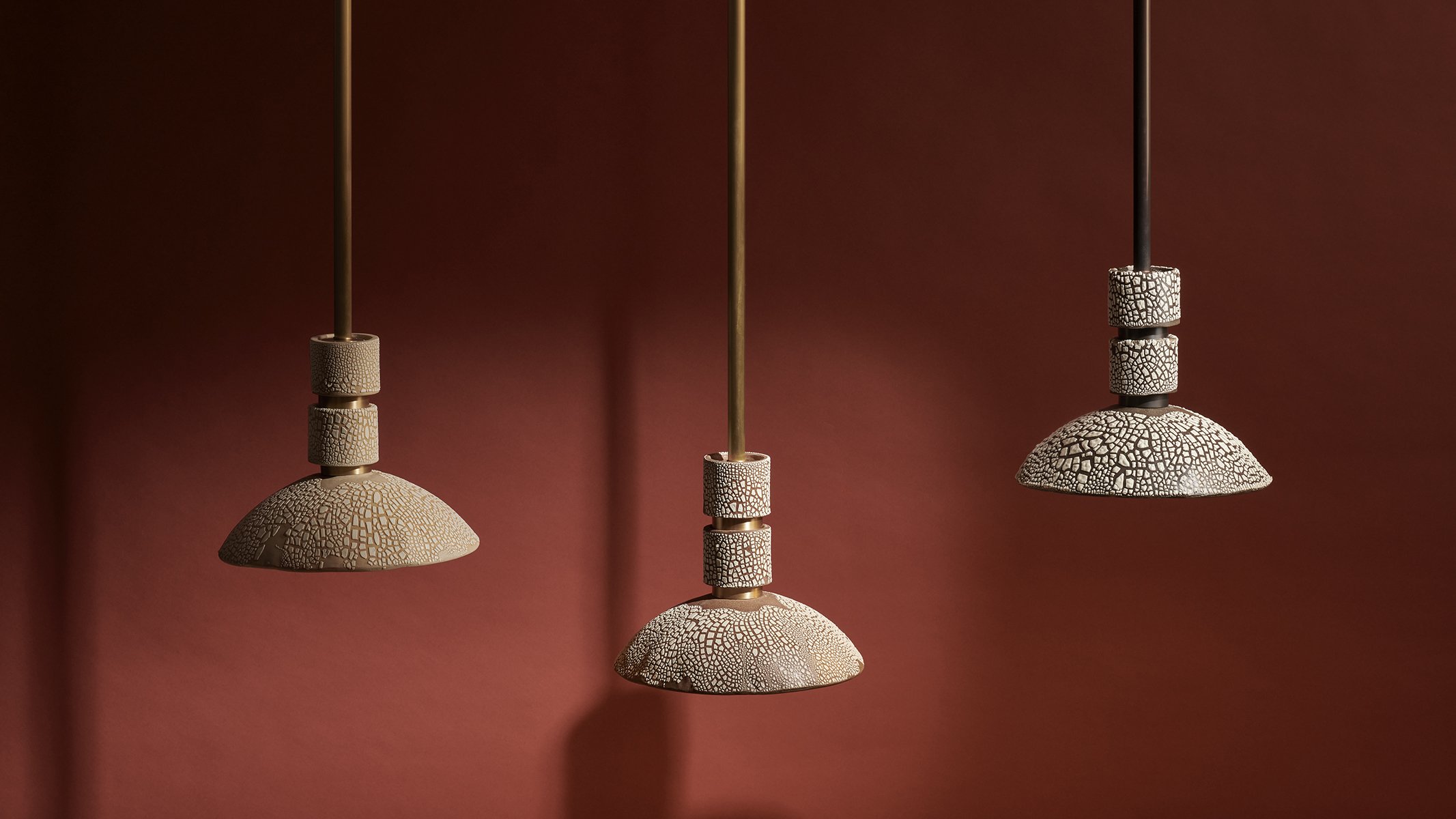 MONDAYS - PILAR ROUND PENDANT par Rosie Li