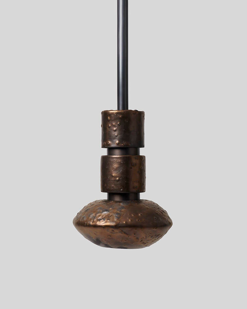 MONDAYS - PILAR SAUCER PENDANT par Rosie Li