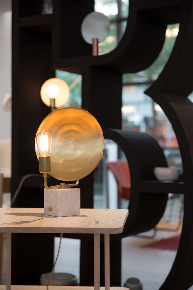 HELIOS TABLE LAMP par Workstead